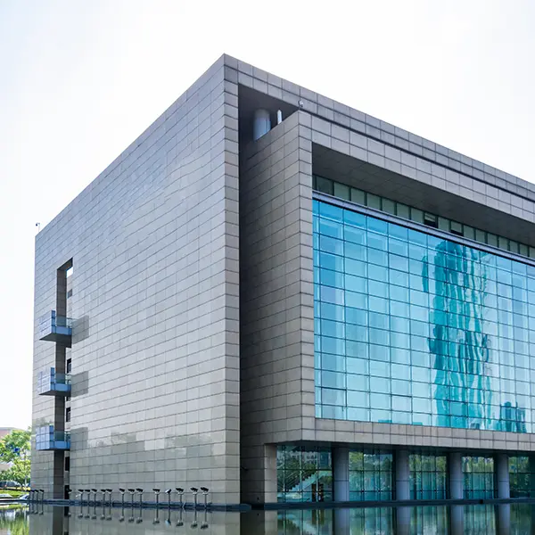 facade system in commercial building